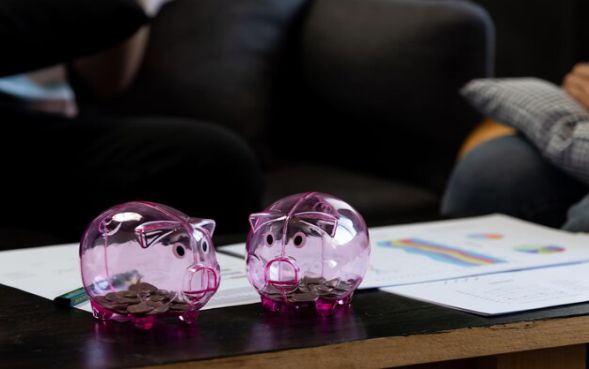 2025年两万哪个口子好下款？门槛低的借钱软件10月口碑好的可选范围相当广！本篇为您详细更新这五个黑户借钱app！